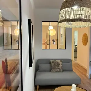bright-t2-of-34-m-renovated-in-the-downtown.fr-provencehotel.com/